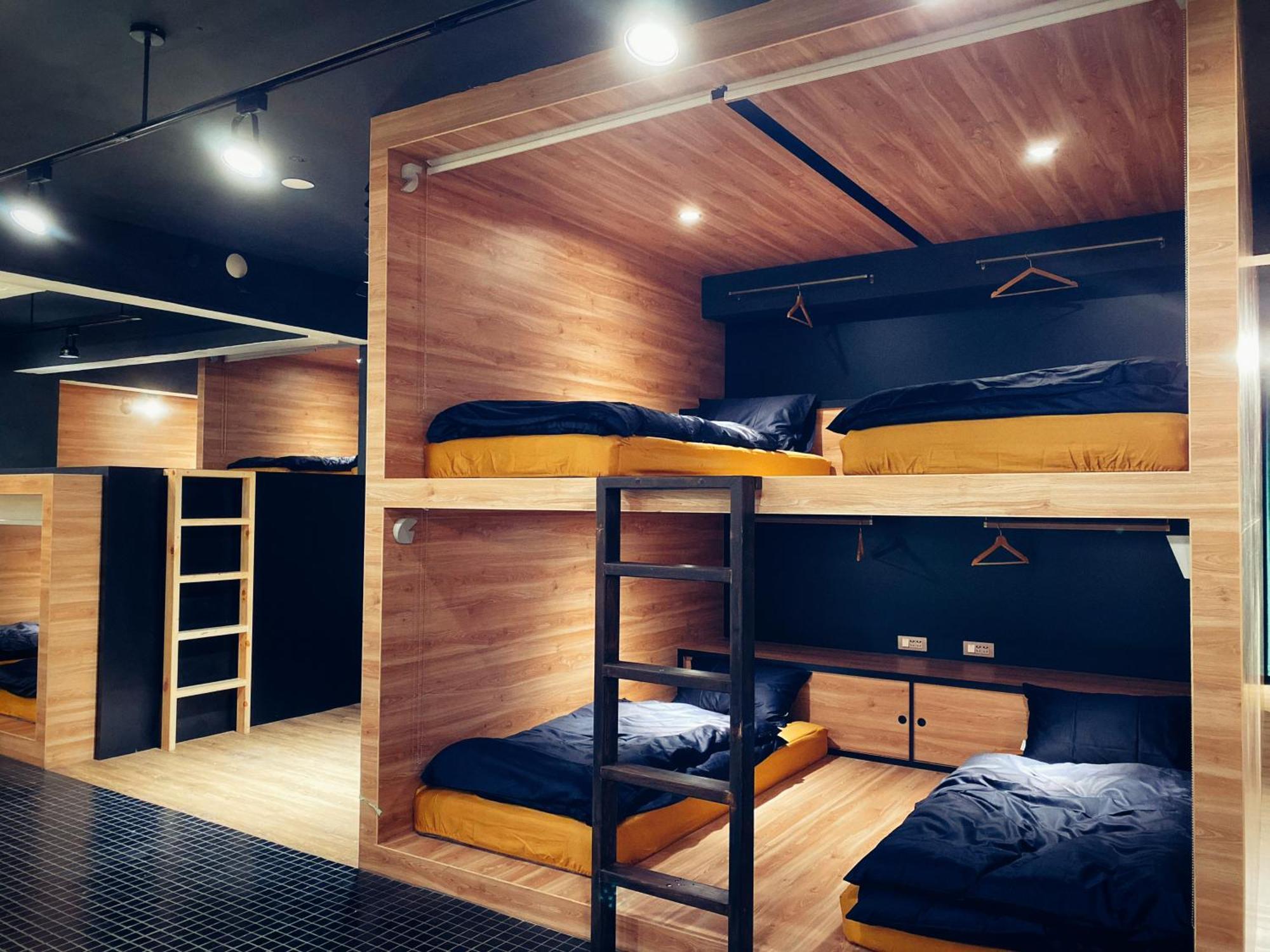 Perbed Hostel-Taichung Station Buitenkant foto
