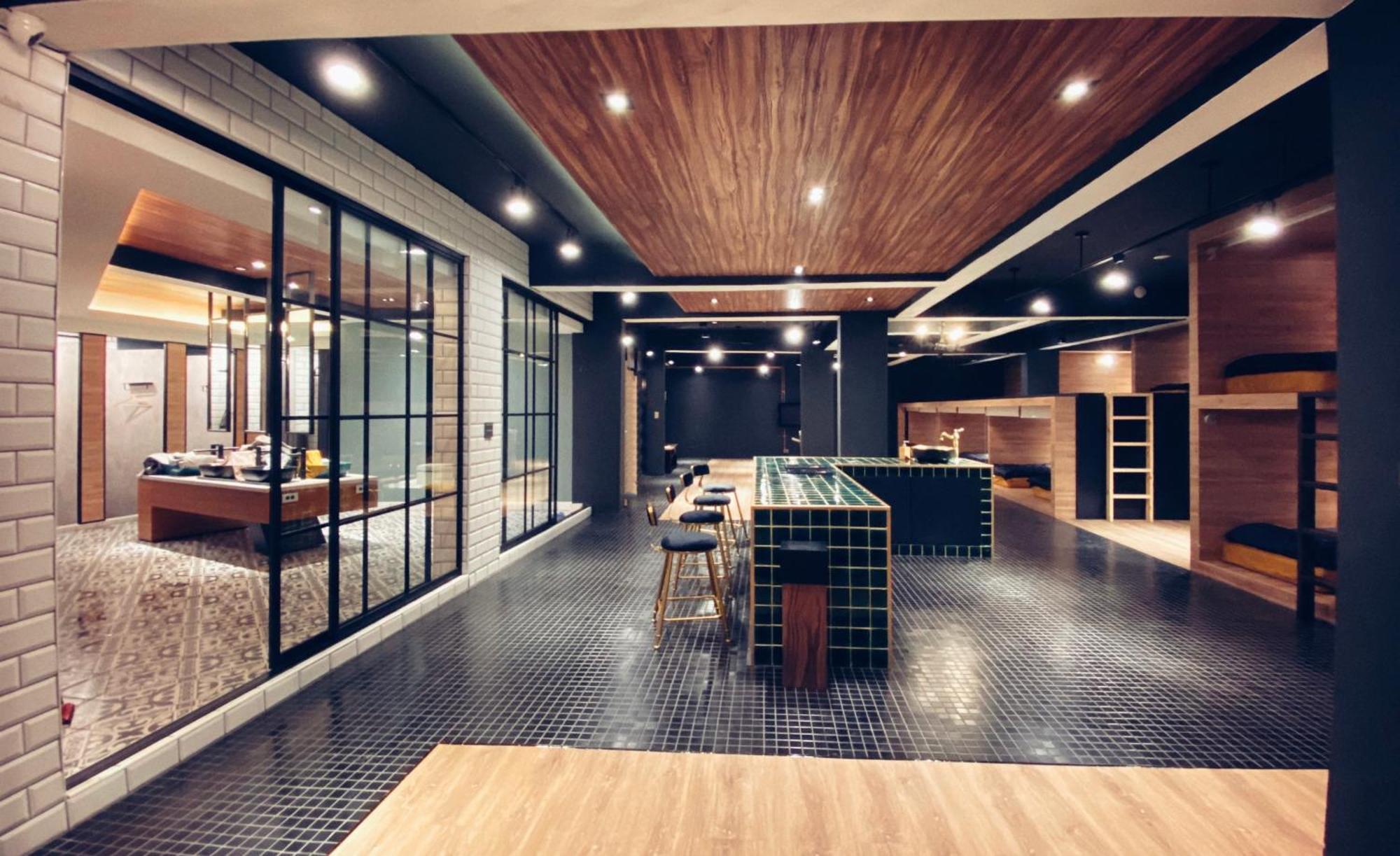 Perbed Hostel-Taichung Station Buitenkant foto