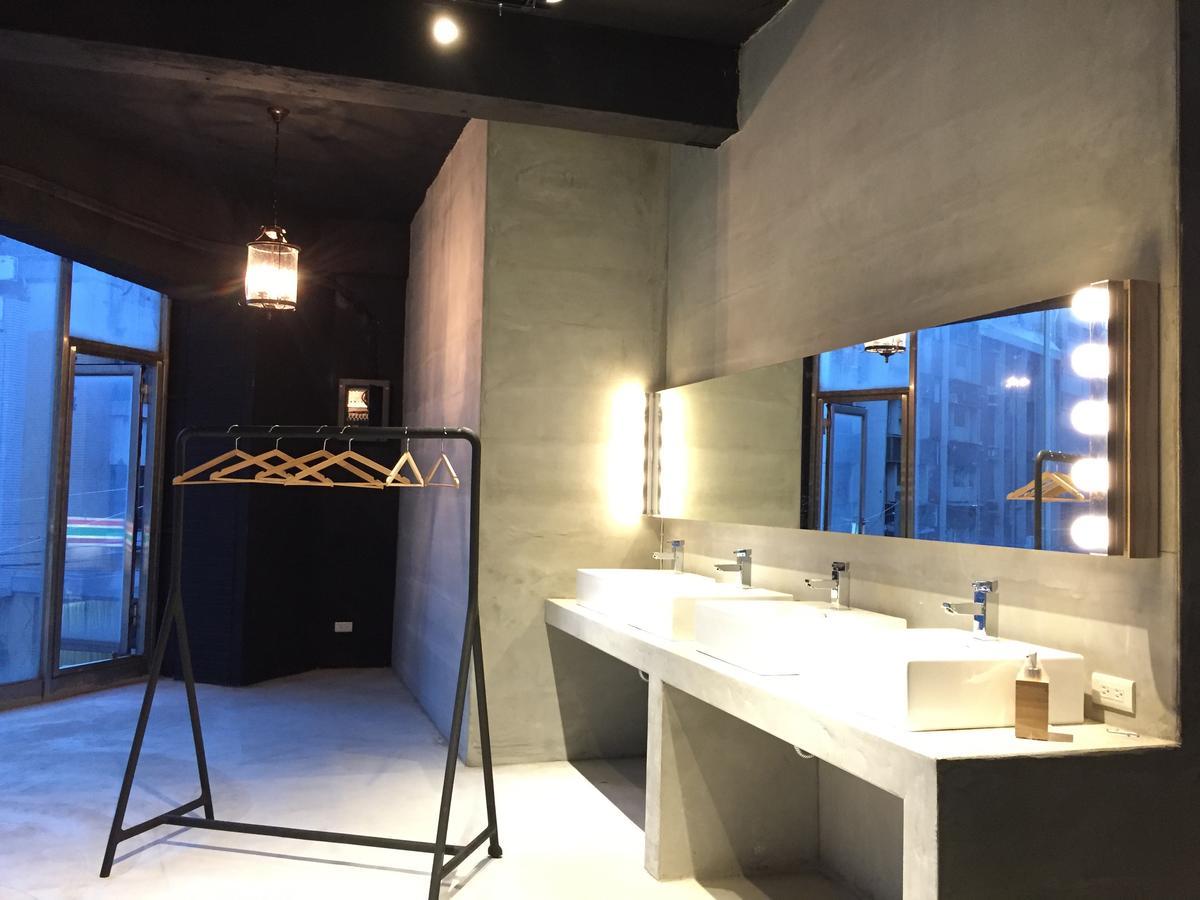 Perbed Hostel-Taichung Station Buitenkant foto
