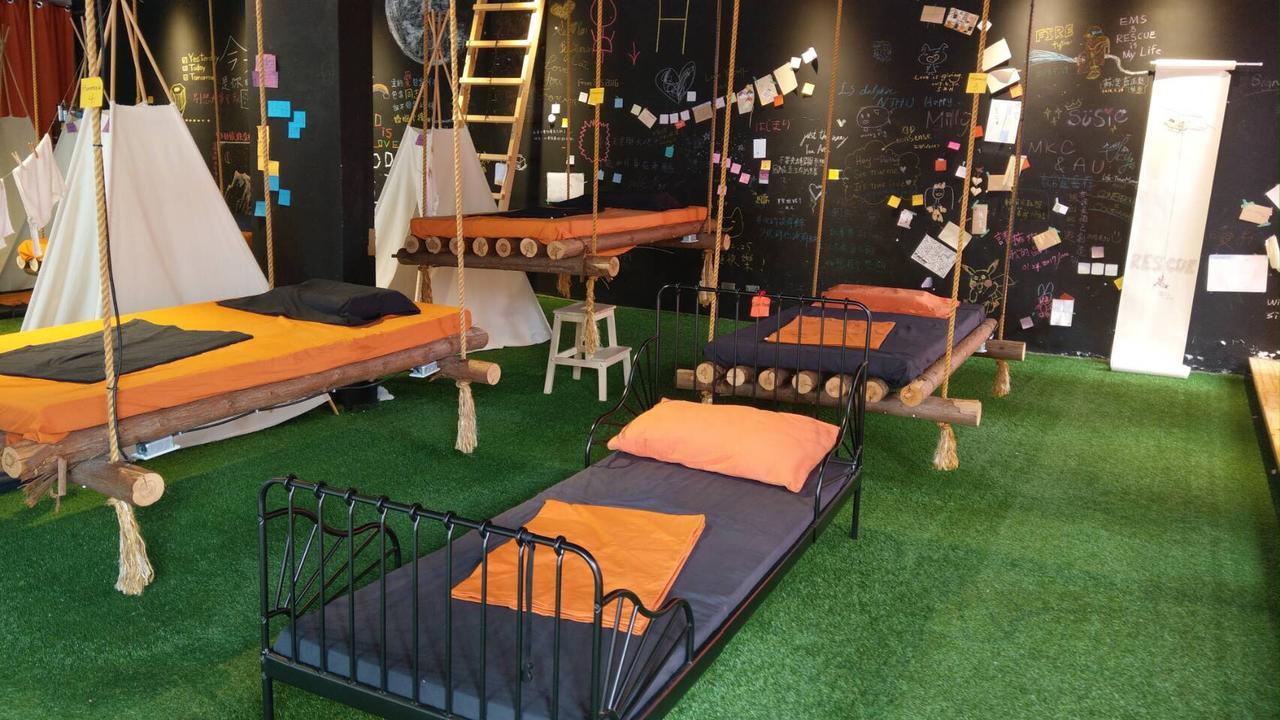 Perbed Hostel-Taichung Station Buitenkant foto